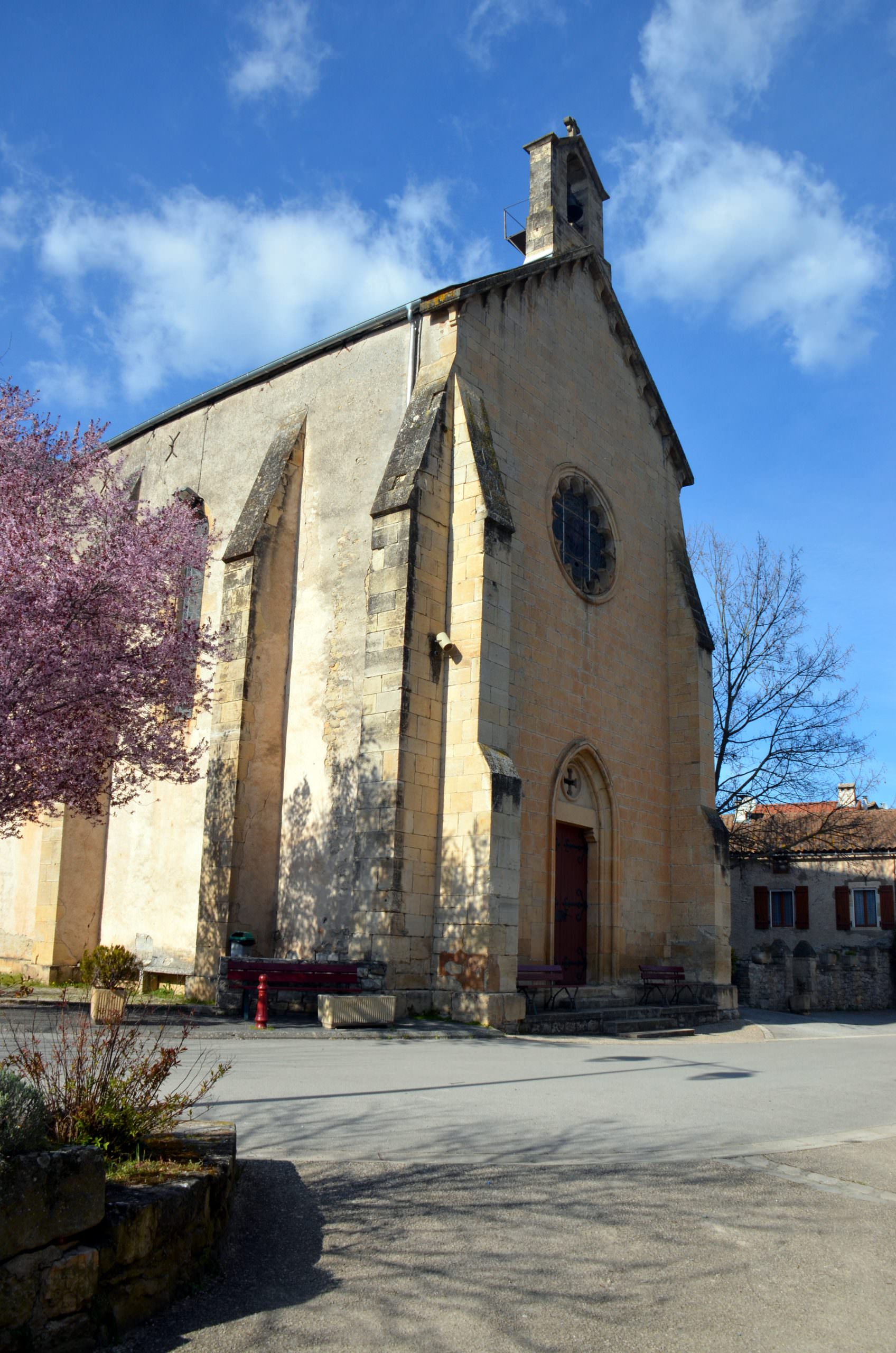 L'EGLISE Saint Pierre de COMPREGNAC